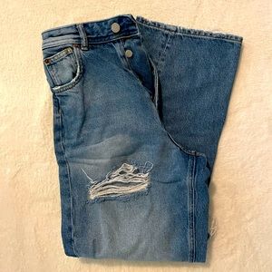 BDG Urban Outfitters - torn jeans 👖